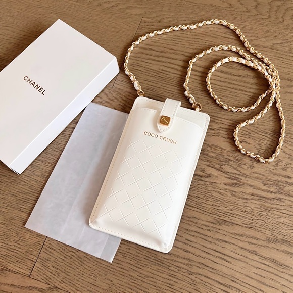 Chanel New Quilted White Phone & Card Holder Crossbody Gold Chain Strap GWP VIP - Picture 10 of 10